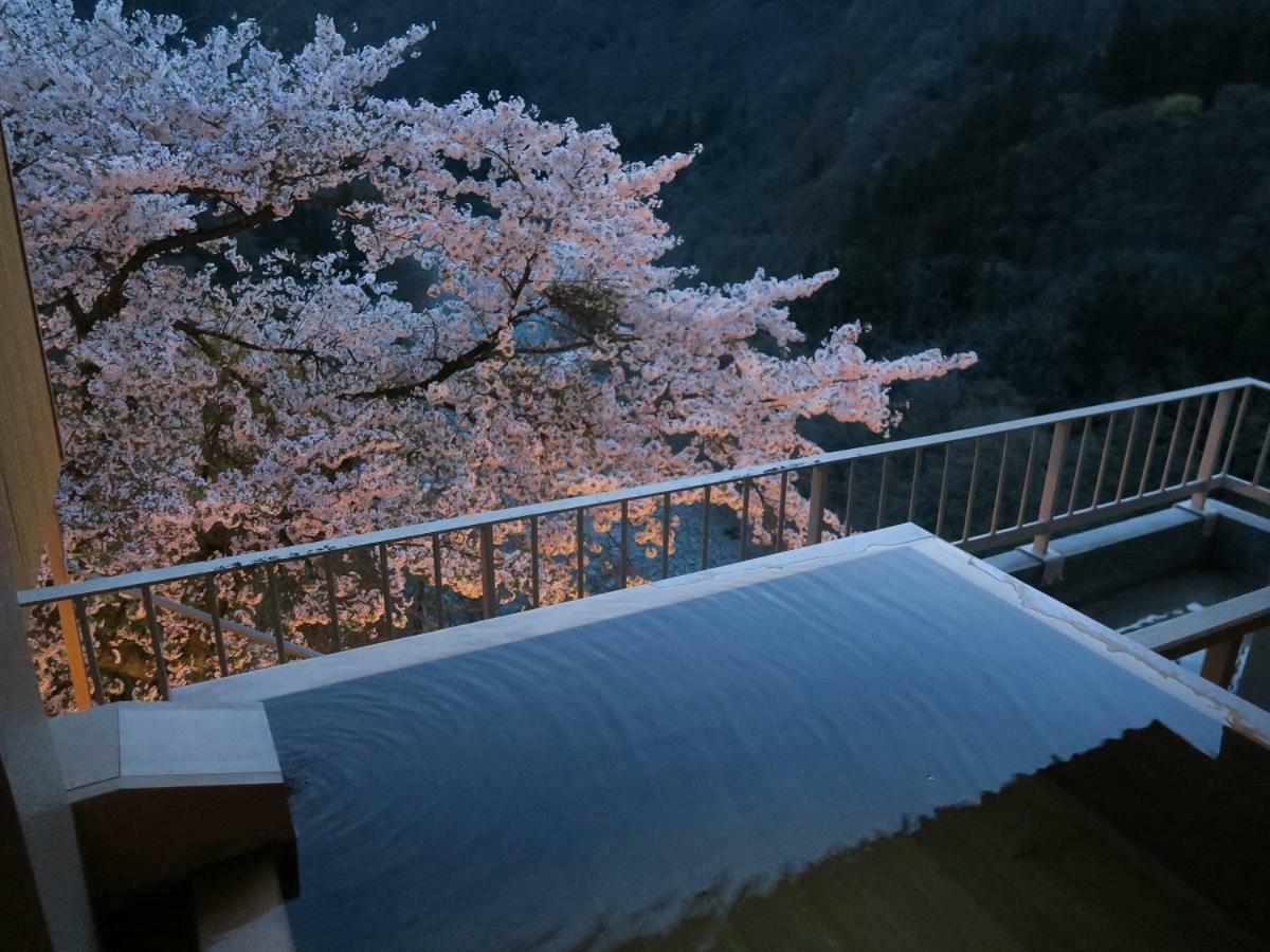 Marumine Kanko Hotel Aizuwakamatsu Buitenkant foto